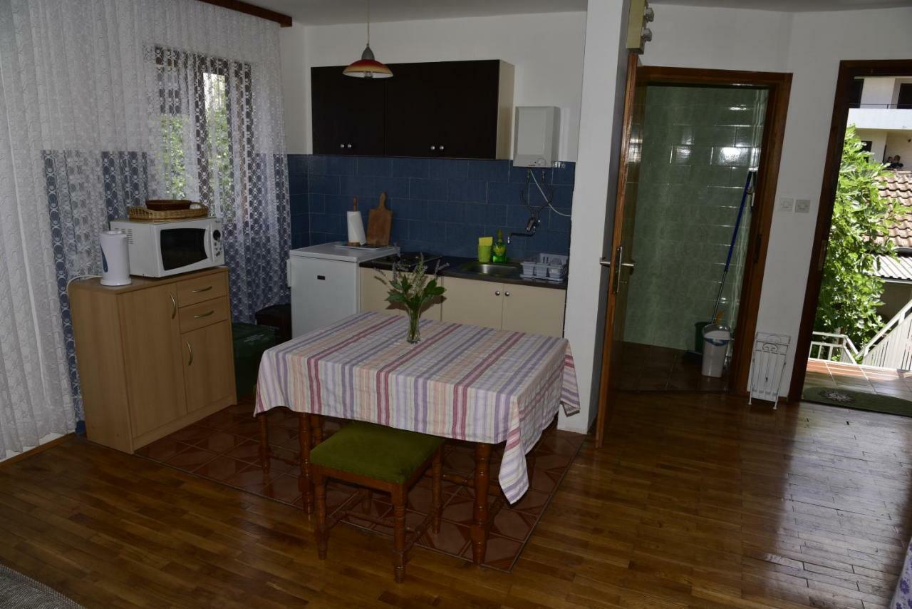 Apartment Palm Tree Малинська Екстер'єр фото